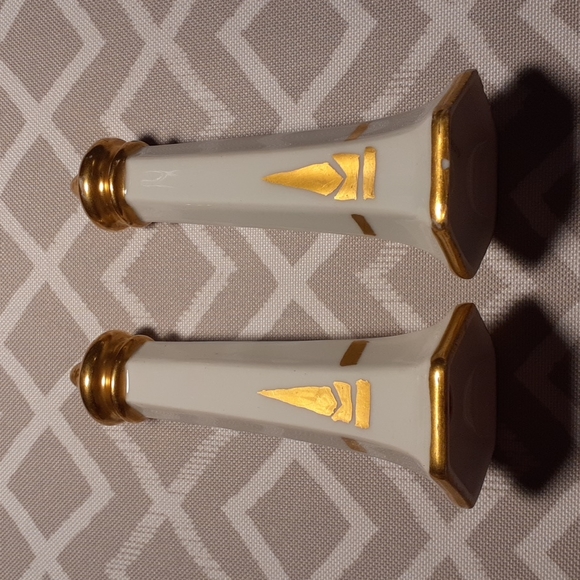 Germany made white and gold Salt and pepper shakers - Picture 2 of 5